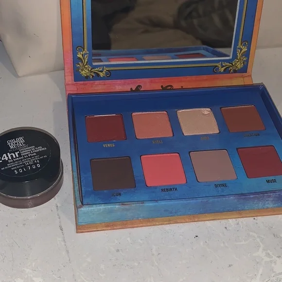 Makeup Bundle - Picture 6 of 7